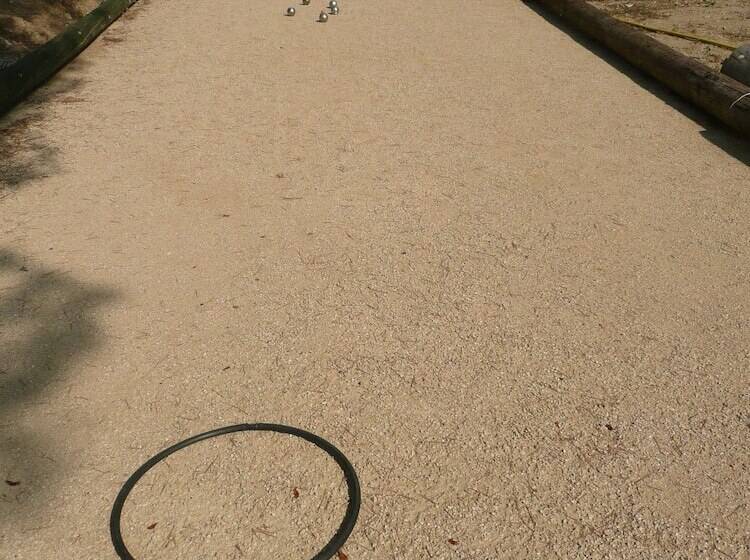 ベッドアンドブレックファースト Mas Les Vieux Chenes