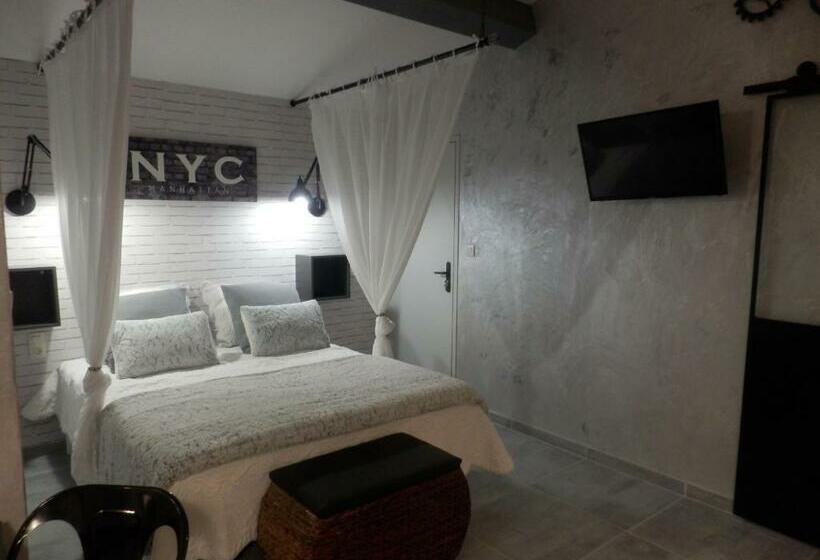 ベッドアンドブレックファースト Mas Les Vieux Chenes