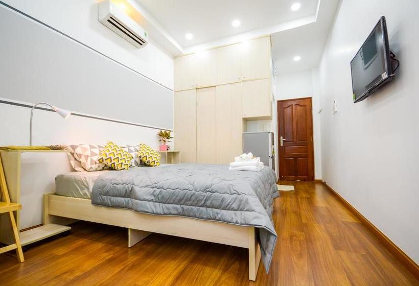 تختخواب و صبحانه The Nguyens Café Nhc