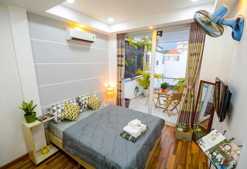 تختخواب و صبحانه The Nguyens Café Nhc