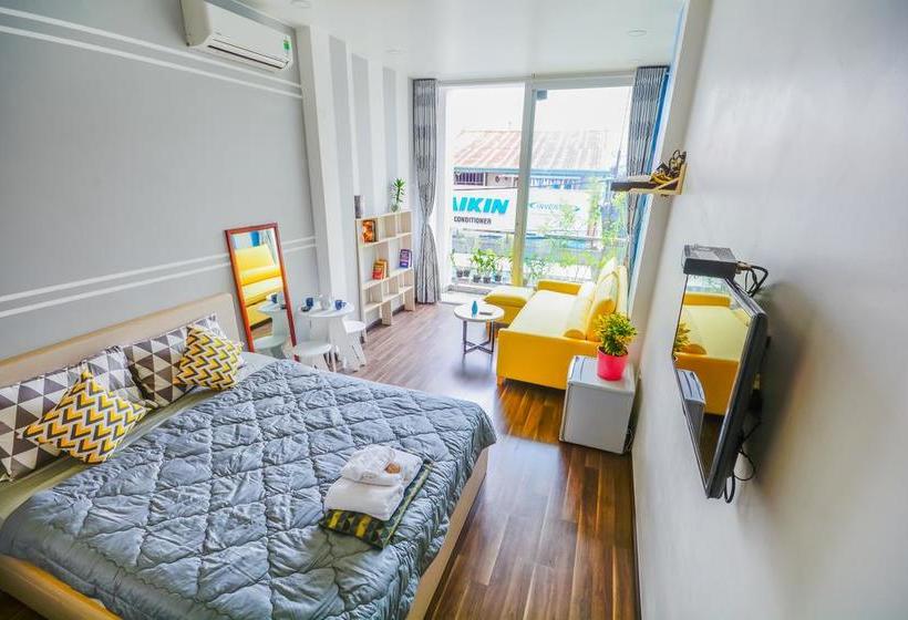 تختخواب و صبحانه The Nguyens Café Nhc