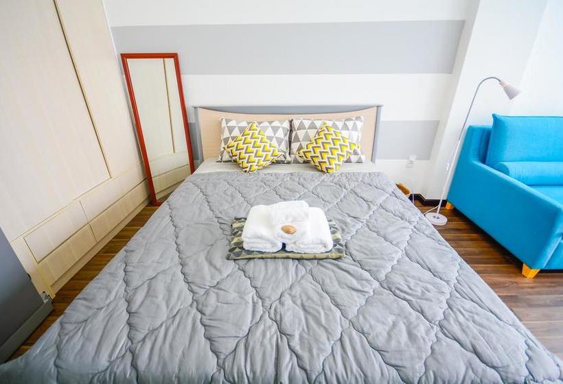 تختخواب و صبحانه The Nguyens Café Nhc