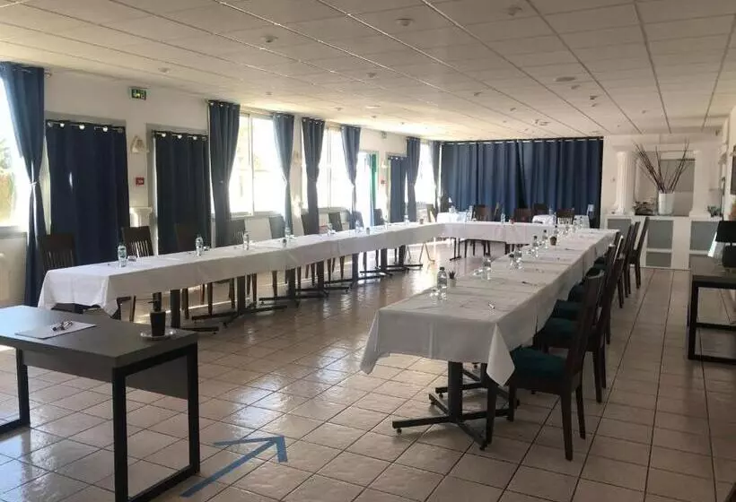 Cit Hotel La Pyramide