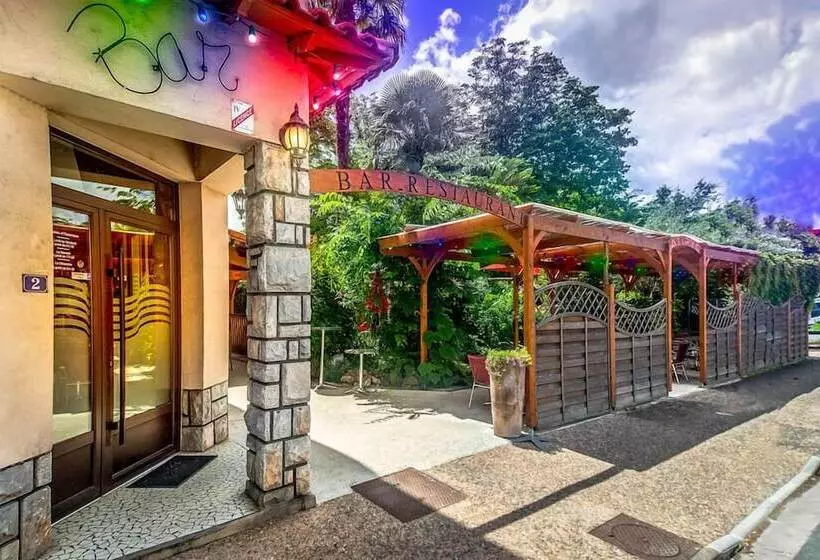 ホテル Hôtel Restaurant Atipyc