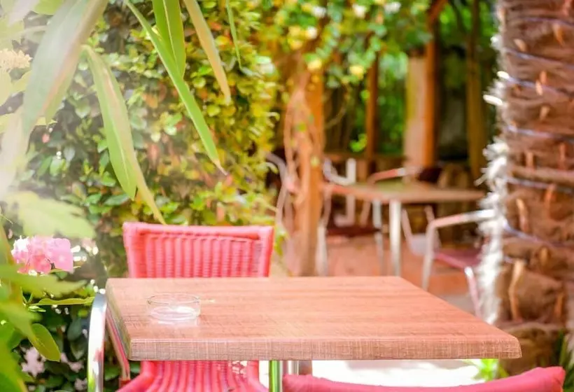 ホテル Hôtel Restaurant Atipyc