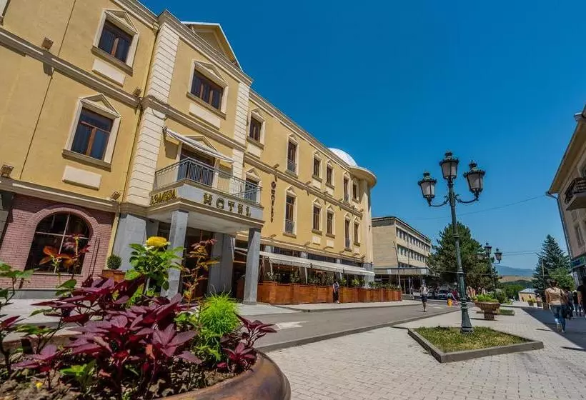 هتل Lomsia