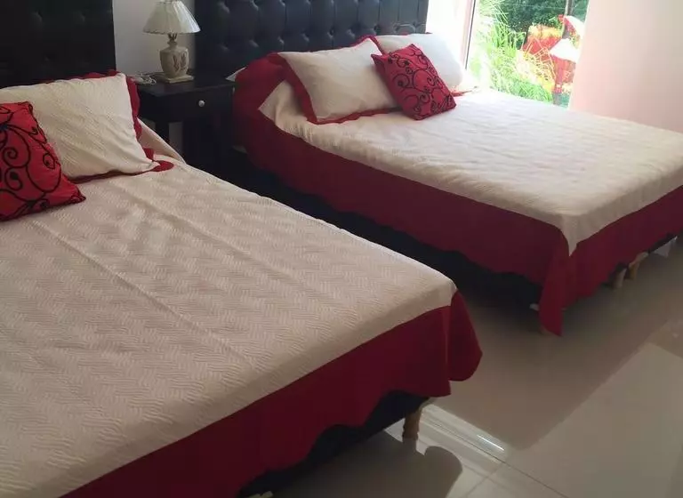 هتل Tobuna Suites
