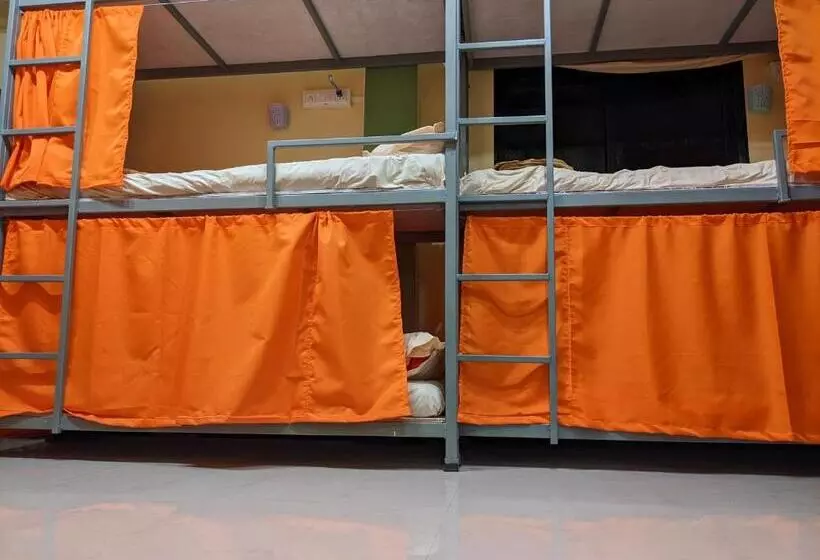 Awaara Backpackers Hostel, Alibag