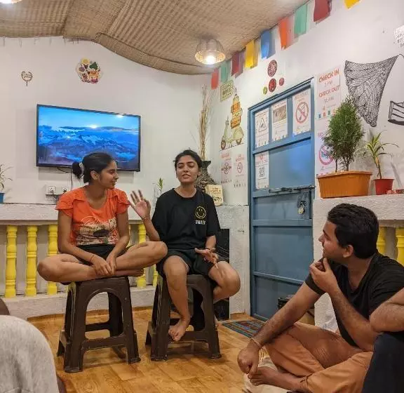 Awaara Backpackers Hostel, Alibag