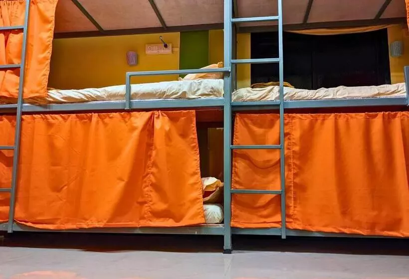Awaara Backpackers Hostel, Alibag