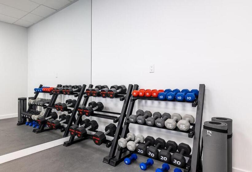 ホテル Mai Downtown Long Beach