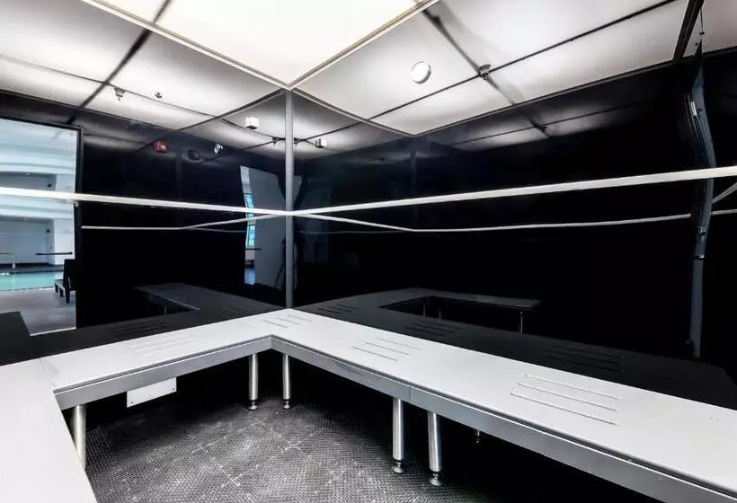 ホテル Mai Downtown Long Beach