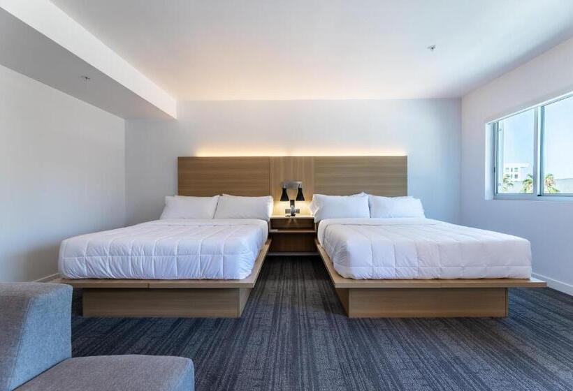 ホテル Mai Downtown Long Beach