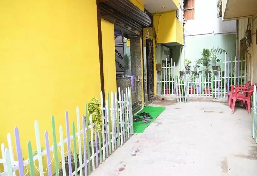 Majatalo Swagat Paying Guest House Varanasi Near Ganga River
