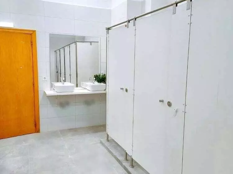 هتل کپسول Capsule Inn Valencia Hostel