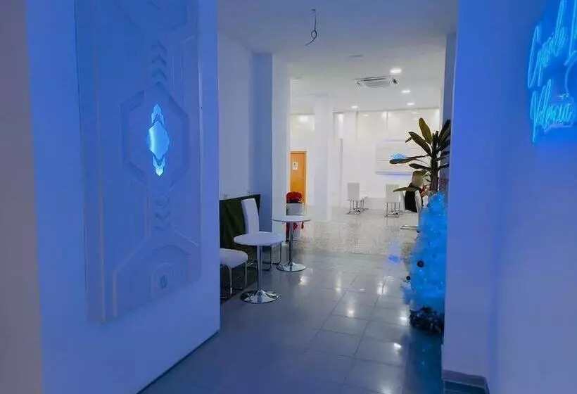 هتل کپسول Capsule Inn Valencia Hostel