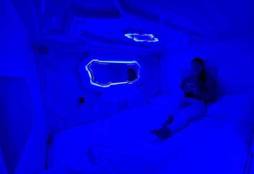 فنادق الكبسولة Capsule Inn Valencia Hostel