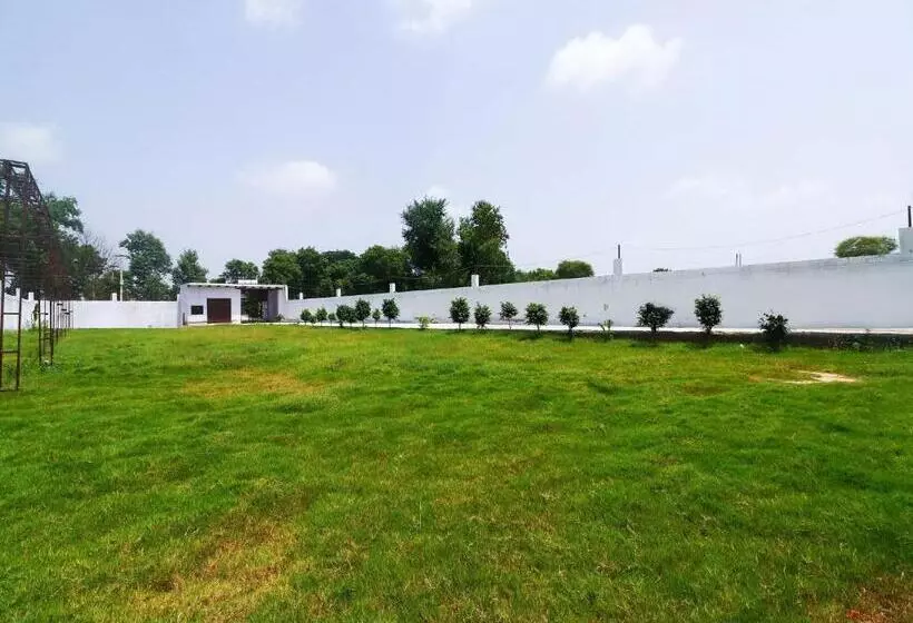 Hotelli Spot On Bansal Resort