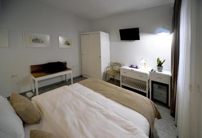 Konak Rooms L Skanderbeg Square