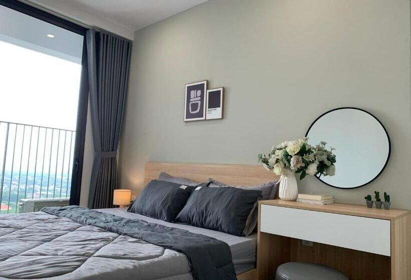 The Emerald Golf View