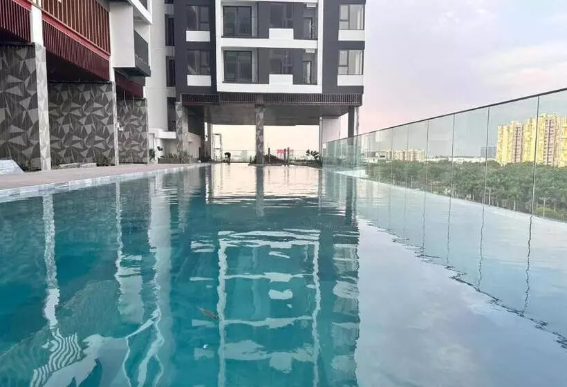 The Emerald Golf View