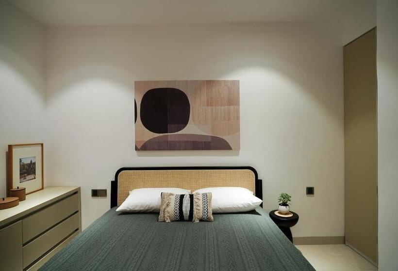 Velea@rose Apple Square