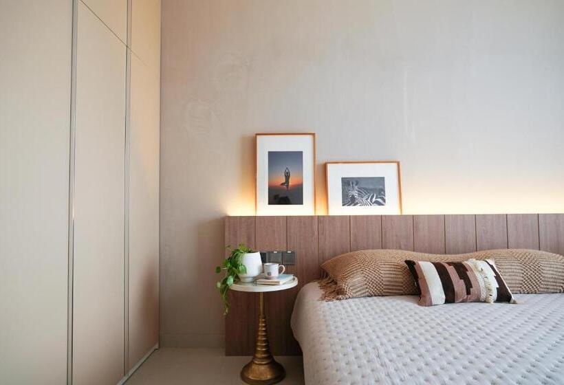 Velea@rose Apple Square