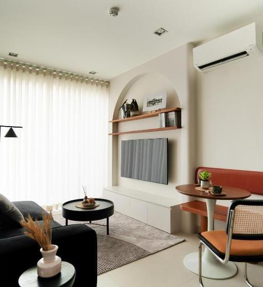 Velea@rose Apple Square