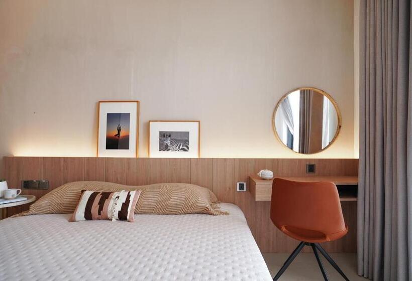 Velea@rose Apple Square