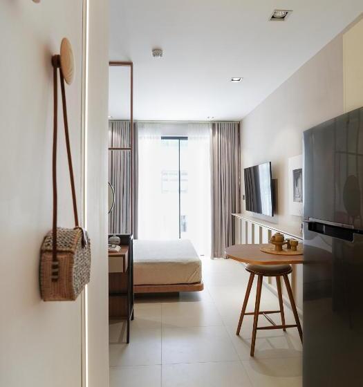 Velea@rose Apple Square