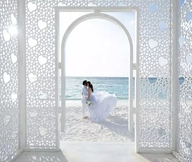 هتل Ifuru Island Resort Maldives   24 Hours Premium All Inclusive