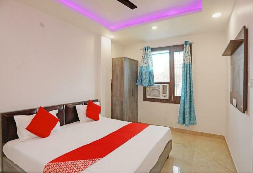 هتل Oyo Flagship Royal Residency