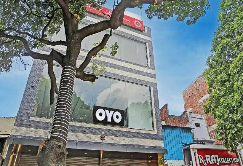 Hotelli Oyo Flagship Royal Residency