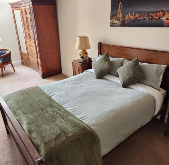 هتل The Garden Bar Rooms