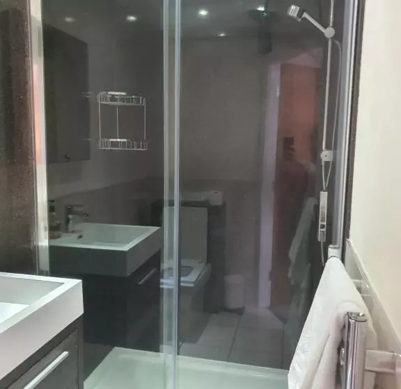 Hotelli The Garden Bar Rooms