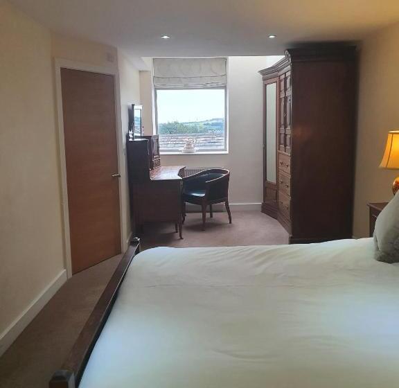 هتل The Garden Bar Rooms