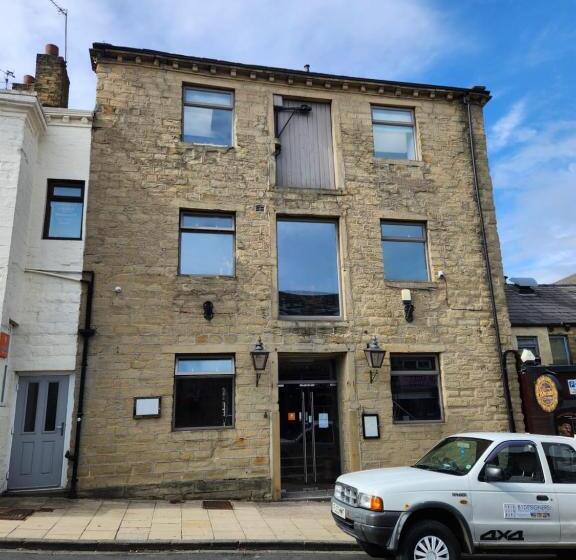 هتل The Garden Bar Rooms