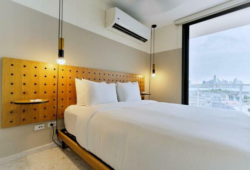 La Moderna, By Wynwood House