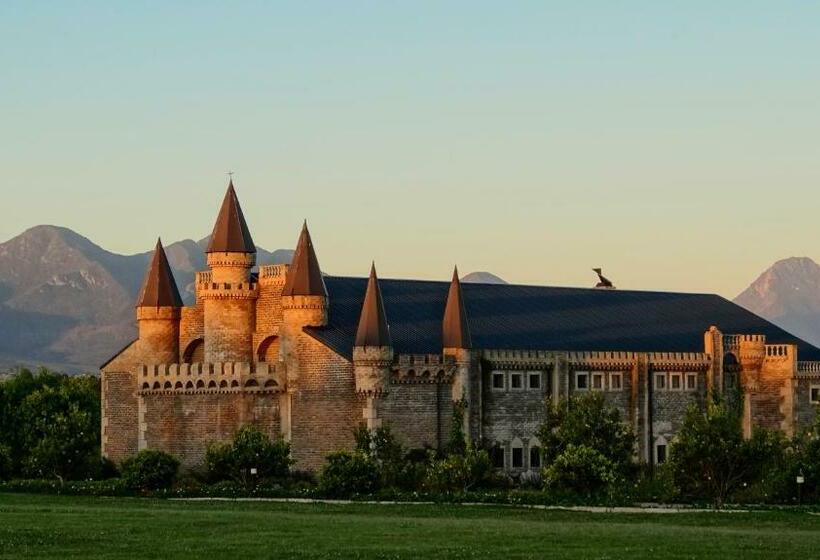 بنسيون Bygracealone Manor