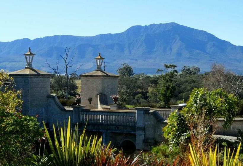 بنسيون Bygracealone Manor