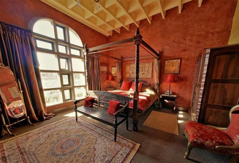 بنسيون Bygracealone Manor