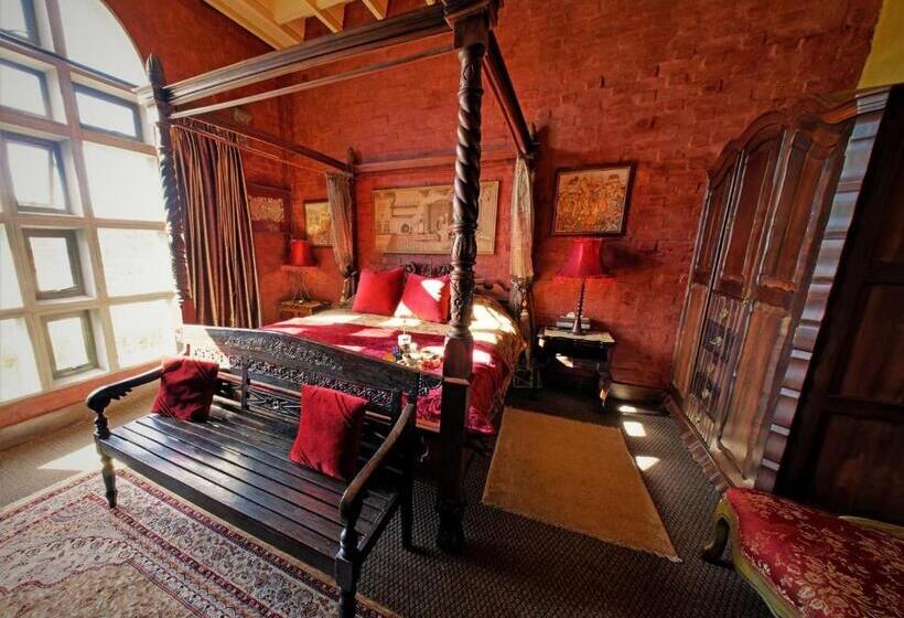 بنسيون Bygracealone Manor