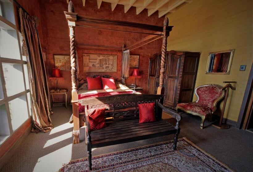 بنسيون Bygracealone Manor