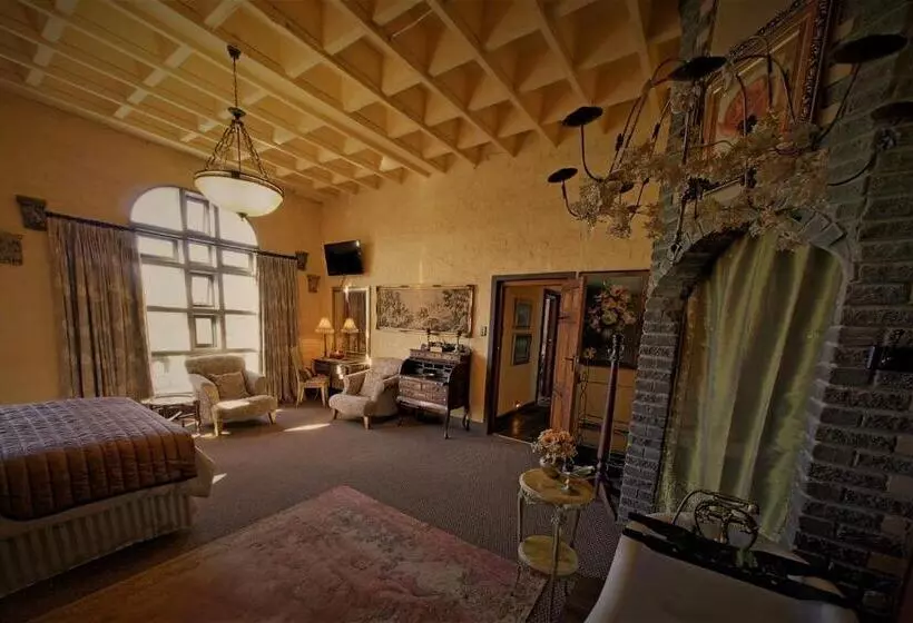 ペンション Bygracealone Manor
