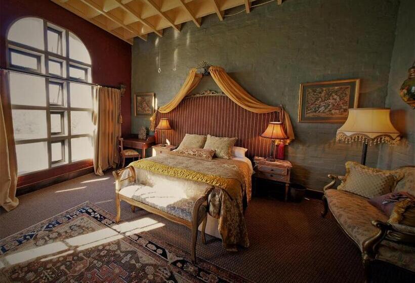 بنسيون Bygracealone Manor