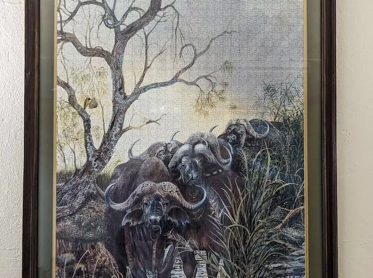 پانسیون Room In Villa   Zambezi Family Lodge   Buffalo Room