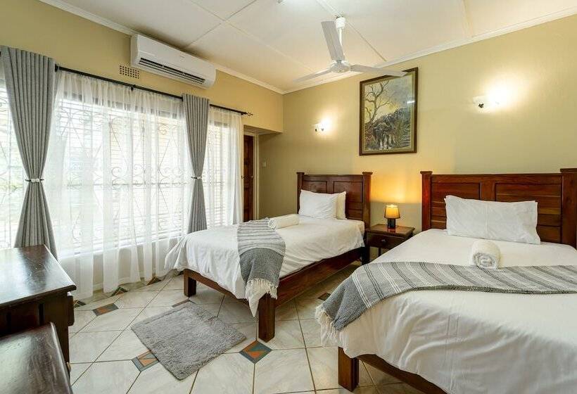 پانسیون Room In Villa Zambezi Family Lodge Buffalo Room