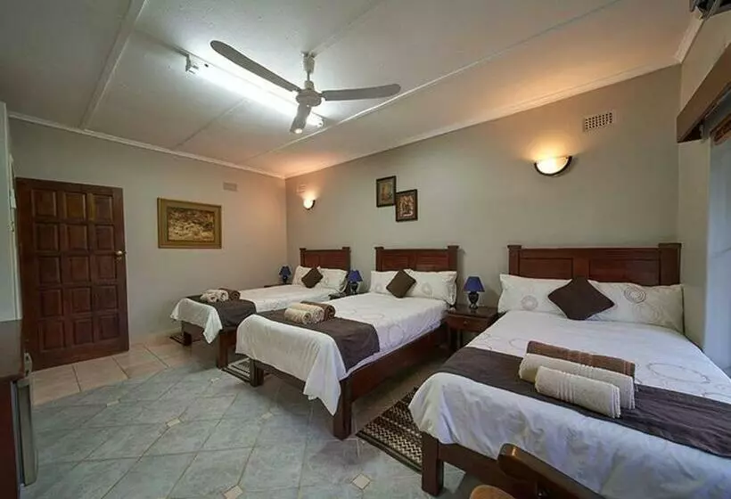 پانسیون Room In Villa   Zambezi Family Lodge   Rhino Room