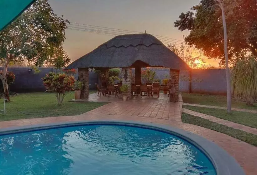 پانسیون Room In Villa   Zambezi Family Lodge   Rhino Room
