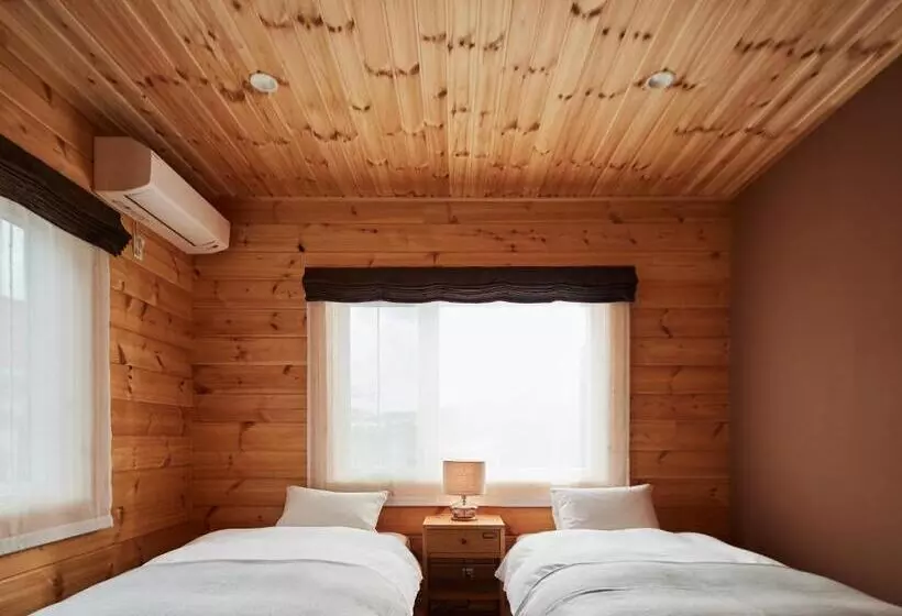 Majatalo &sun Hung Five